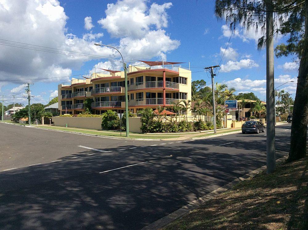 Alexander Beachfront Apartments Херви-Бэй Экстерьер фото