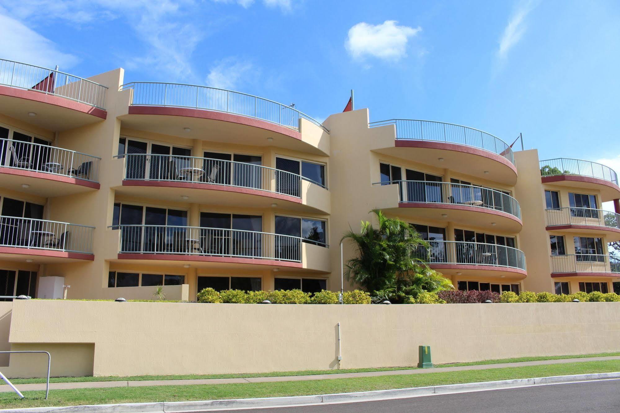 Alexander Beachfront Apartments Херви-Бэй Экстерьер фото