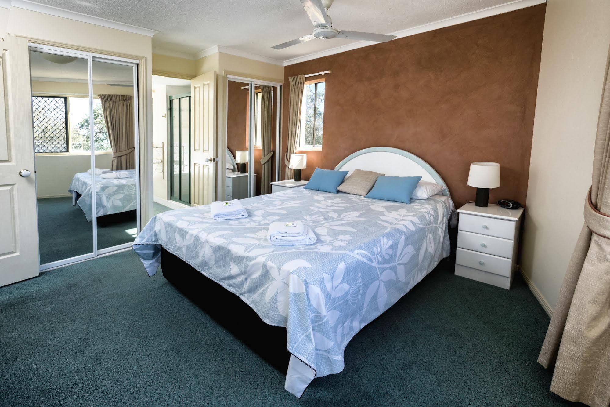 Alexander Beachfront Apartments Херви-Бэй Экстерьер фото