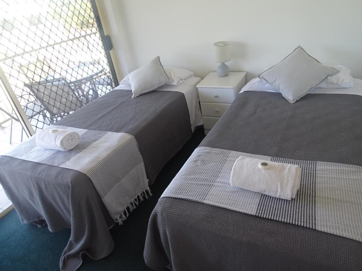 Alexander Beachfront Apartments Херви-Бэй Экстерьер фото